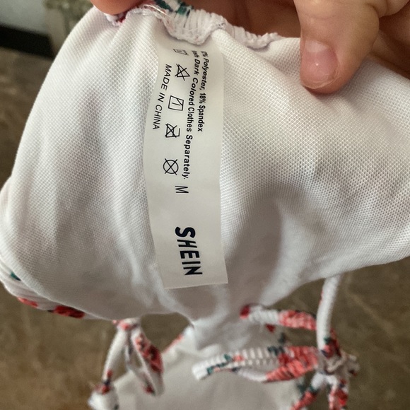 SHEIN floral bikini - Picture 4 of 4